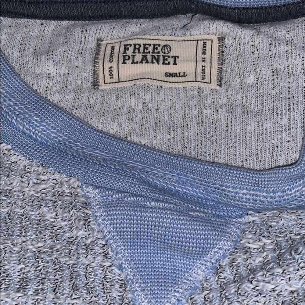 Simple Sweater - Picture 5 of 7